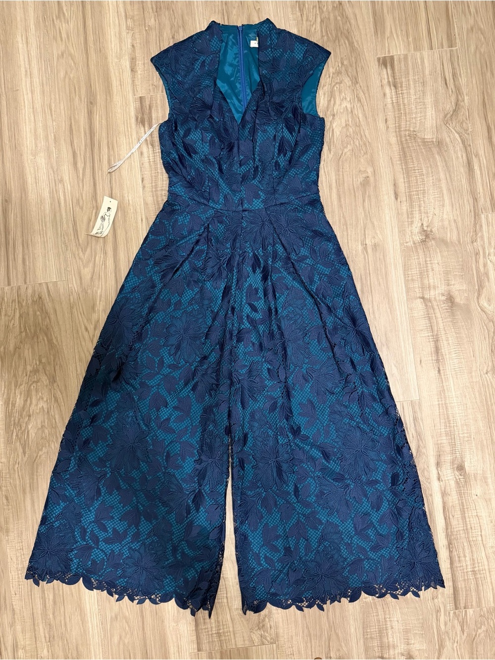 Kay Unger Navy Floral Lace V‑Neck Jumpsuit - Picture 5 of 7